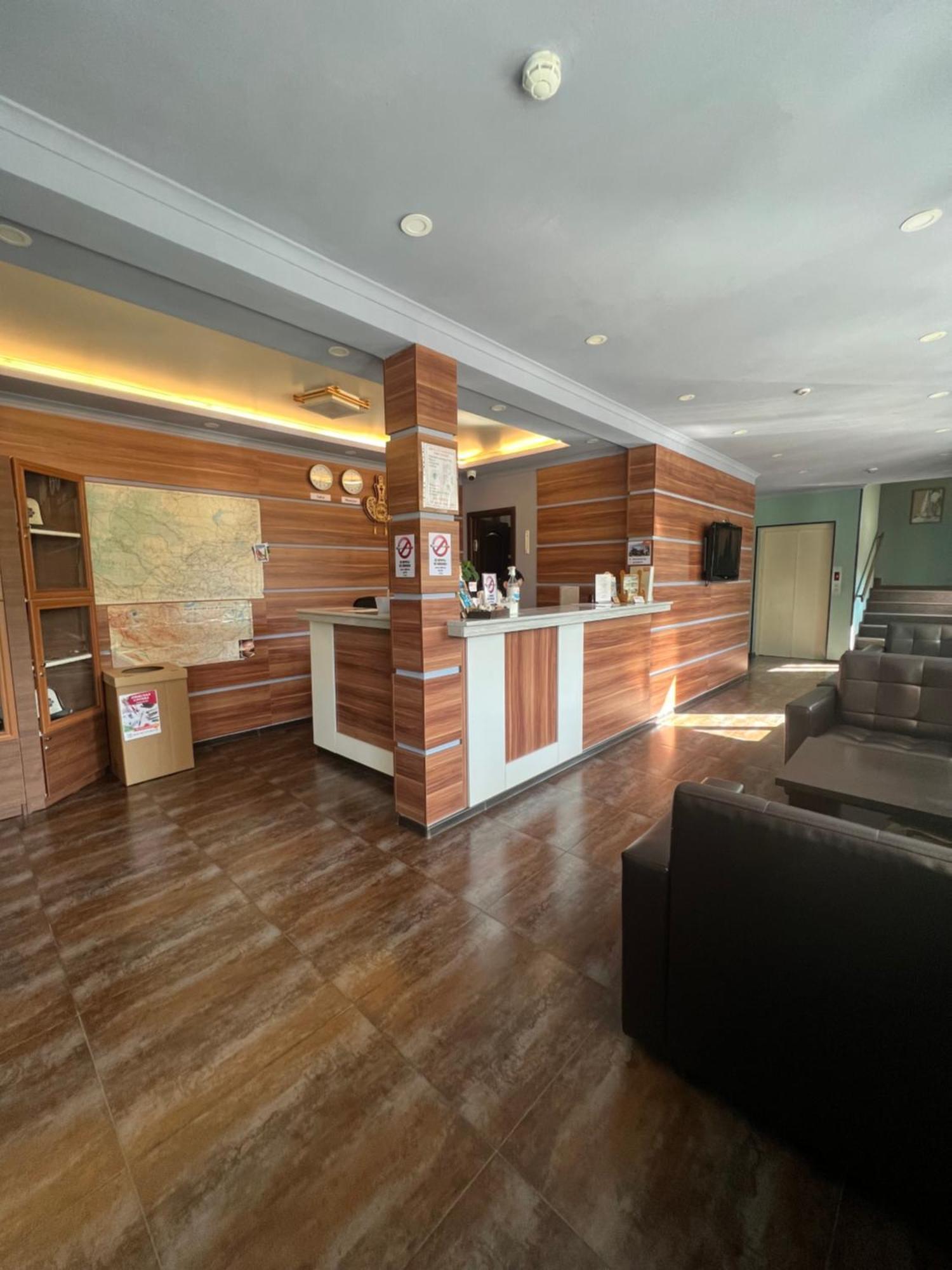 Salut Hotel Бишкек Екстериор снимка