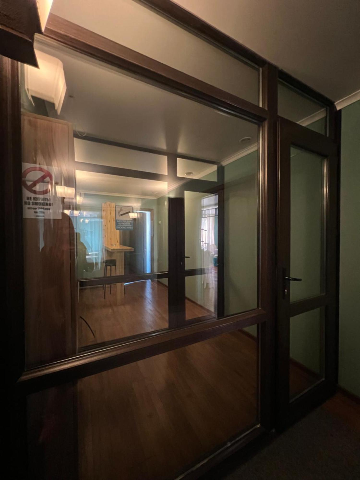 Salut Hotel Бишкек Екстериор снимка