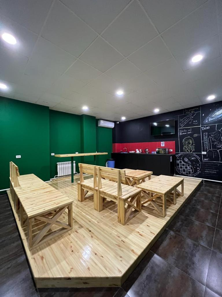 Salut Hotel Бишкек Екстериор снимка