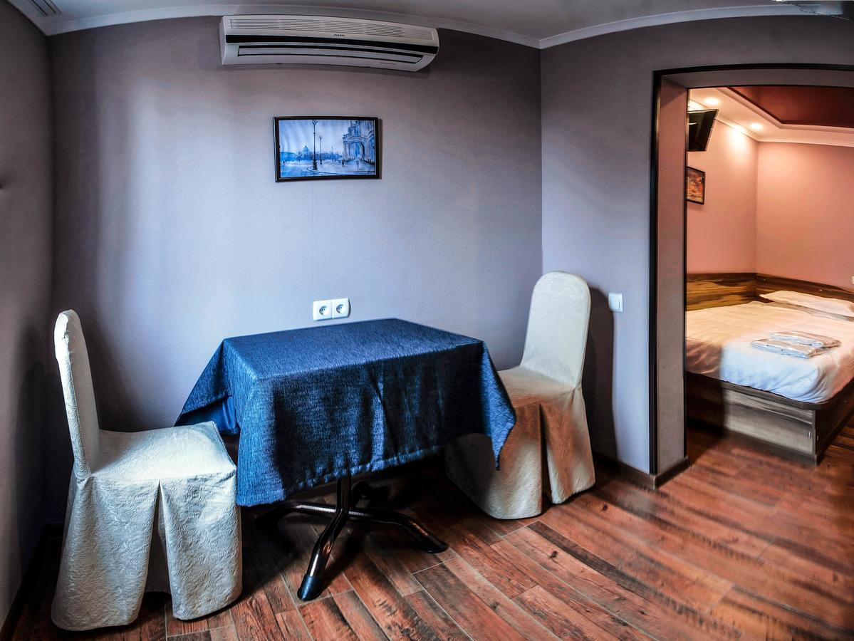 Salut Hotel Бишкек Екстериор снимка