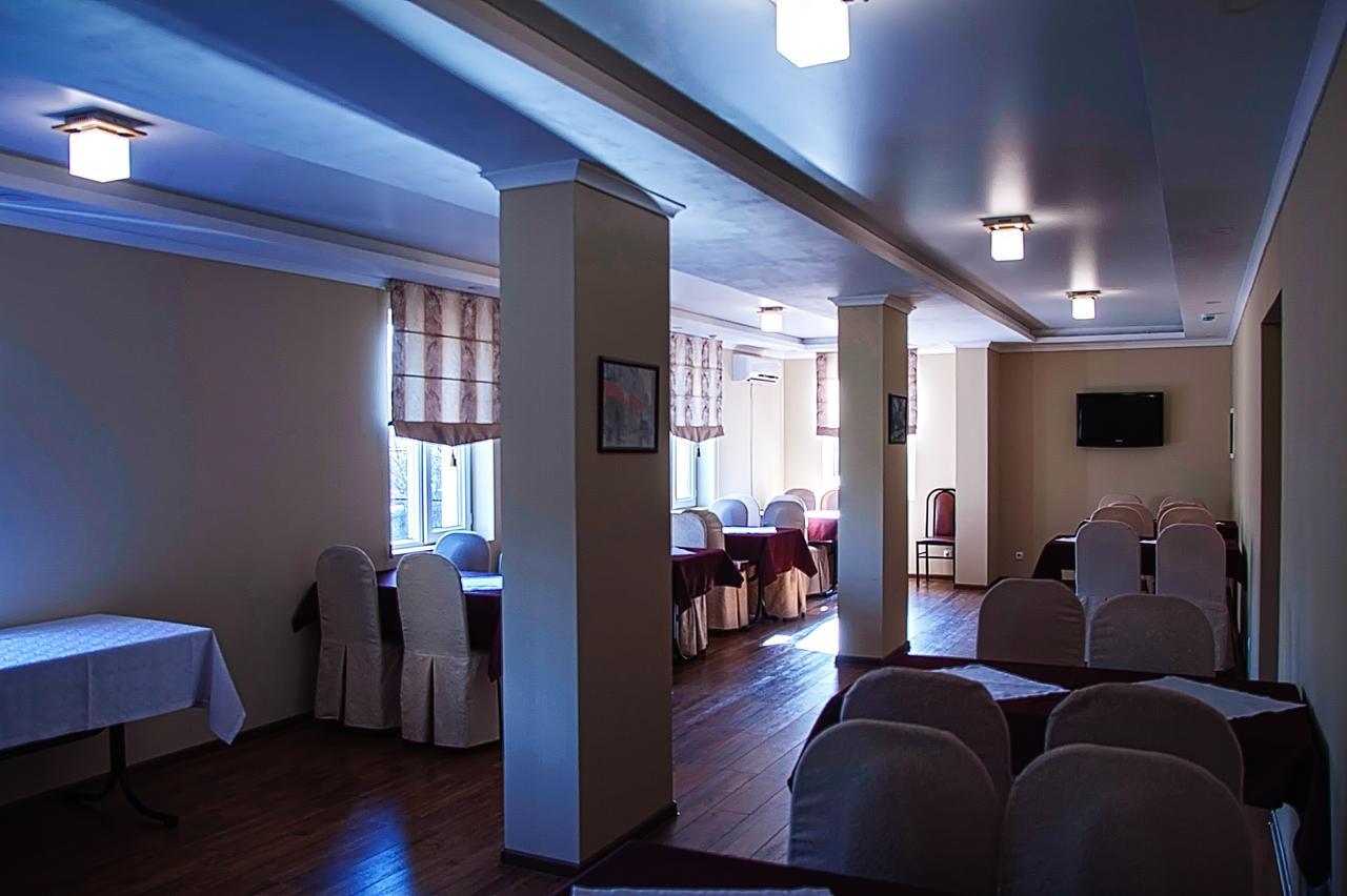 Salut Hotel Бишкек Екстериор снимка