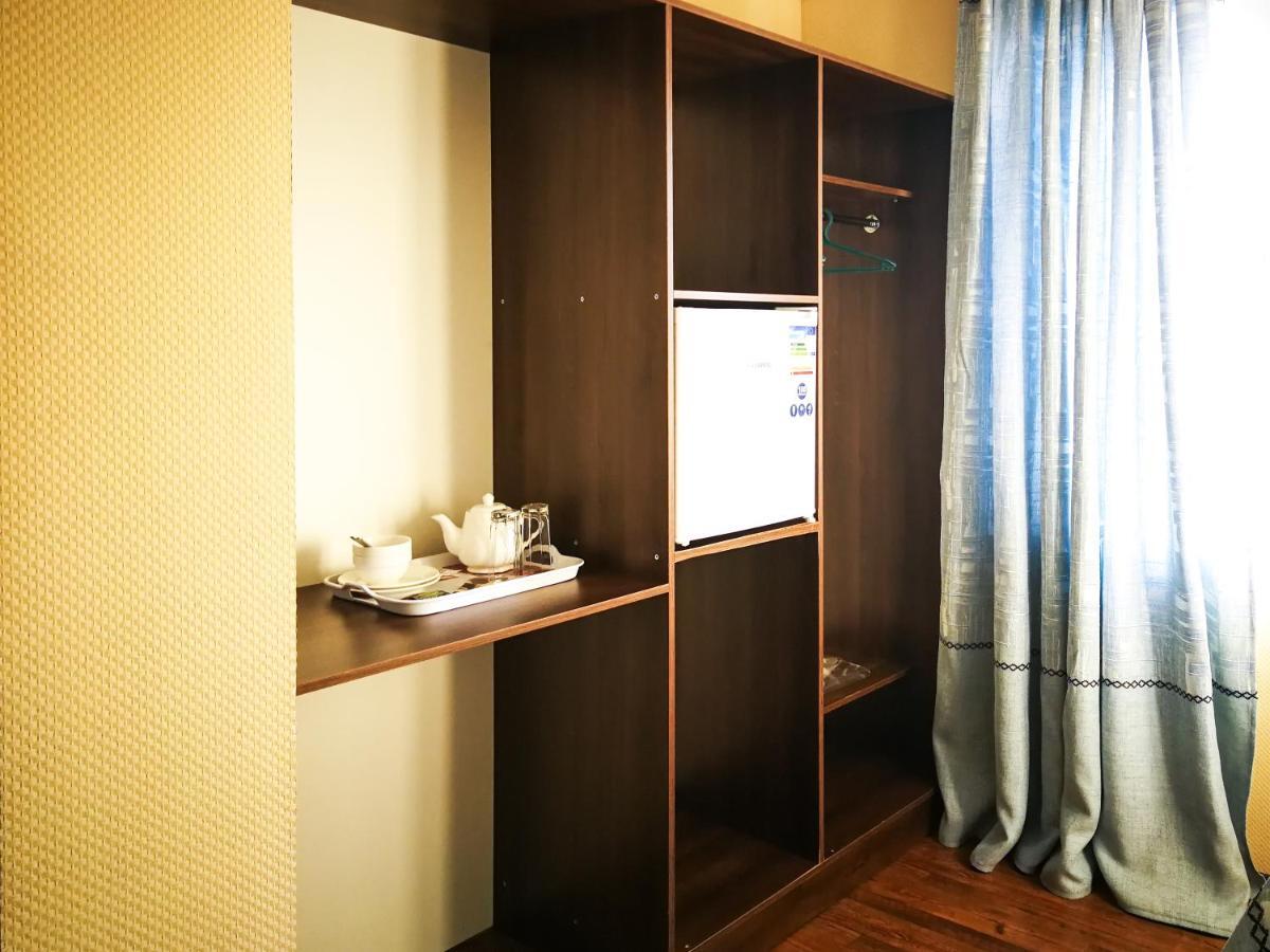 Salut Hotel Бишкек Екстериор снимка