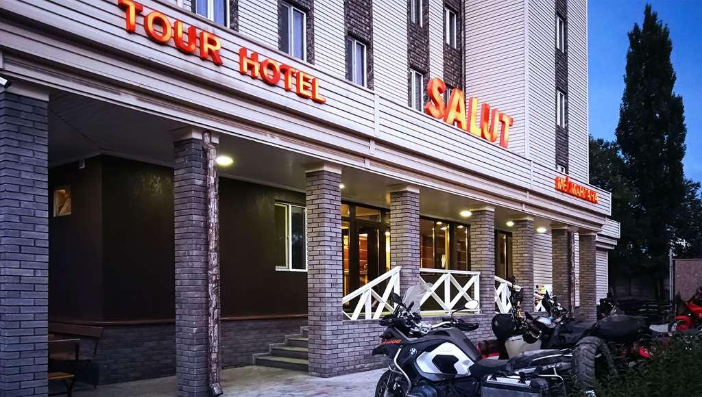 Salut Hotel Бишкек Екстериор снимка